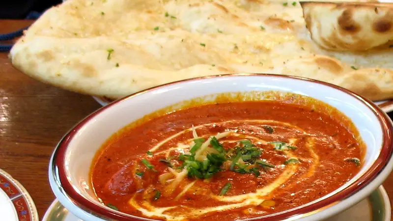 Example photo of curry & naan